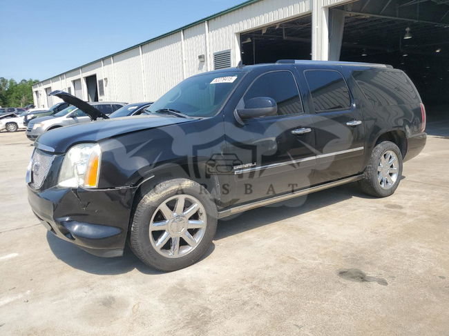GMC Yukon DENALI 6.2L  8 2011