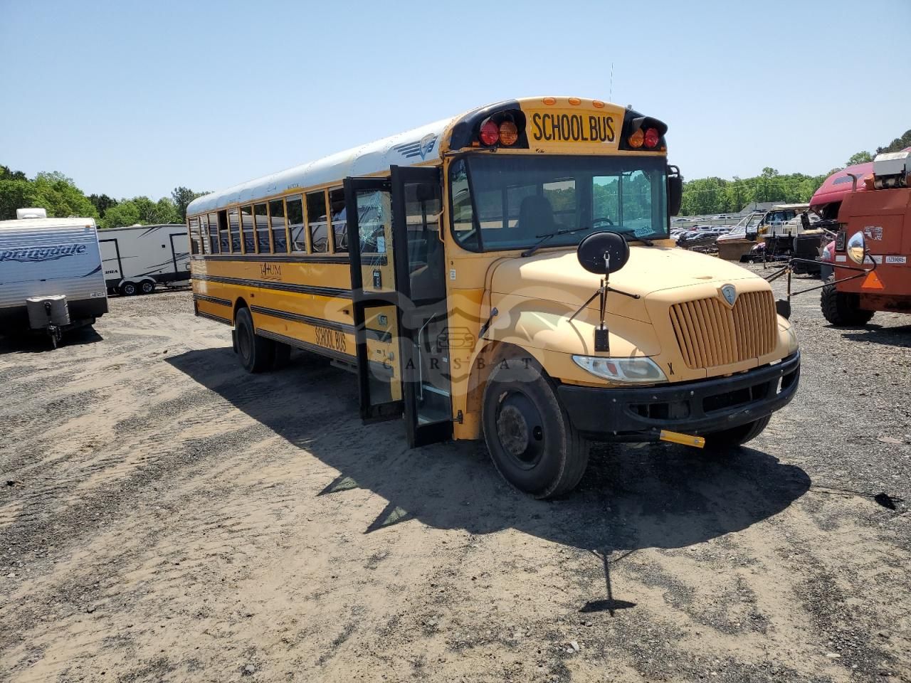 IC Corporation CE Series CE 7.6L 6 2010