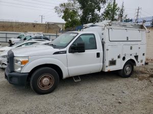 Ford F-350 SUPER DUTY 6.2L 8 2013