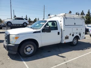 Ford F-350 SUPER DUTY 6.2L 8 2013