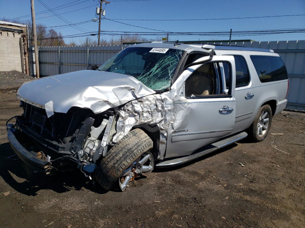 GMC Yukon DENALI 6.2L  8 2014
