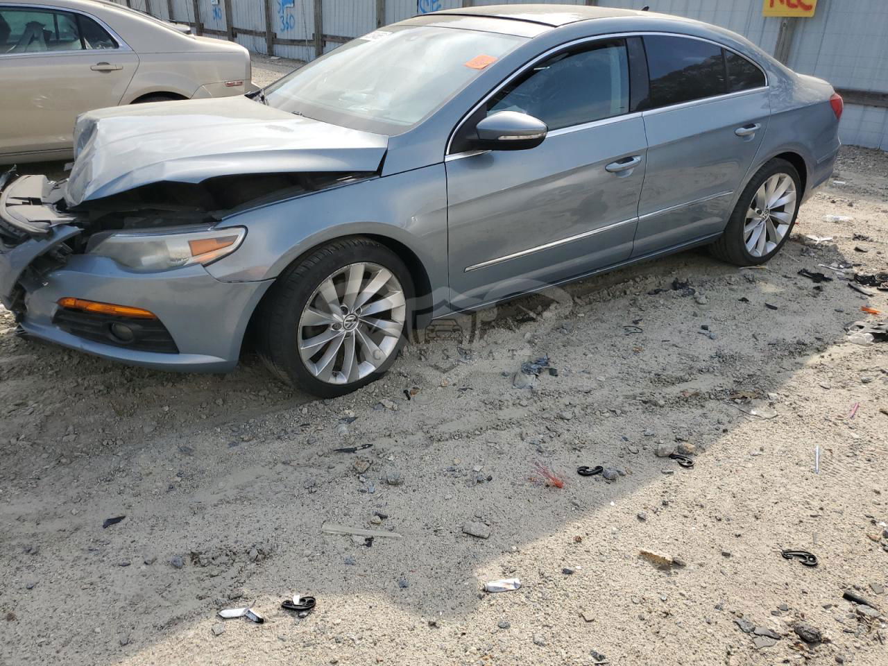 Volkswagen Passat CC LUXURY 2.0L  4 2011