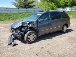 Toyota Sienna XLE 3.5L 6 2010