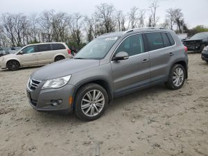 Volkswagen Tiguan S 2.0L 4 2011