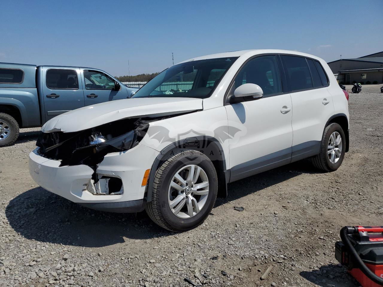 Volkswagen Tiguan S 2.0L  4 2013