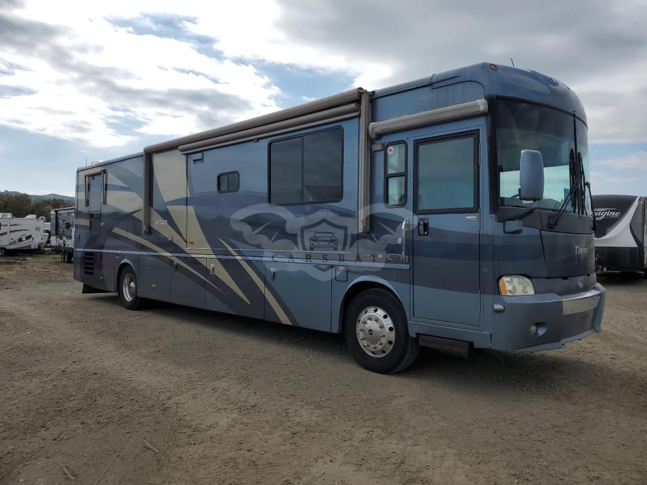 Freightliner X-line X LINE MOTOR HOME 8.9L 6 2005