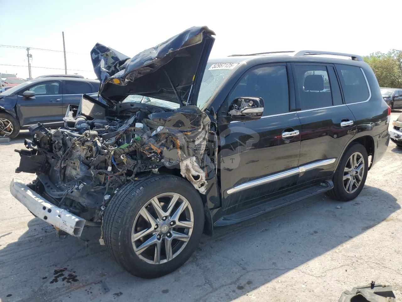 Lexus LX 570 5.7L 8 2015