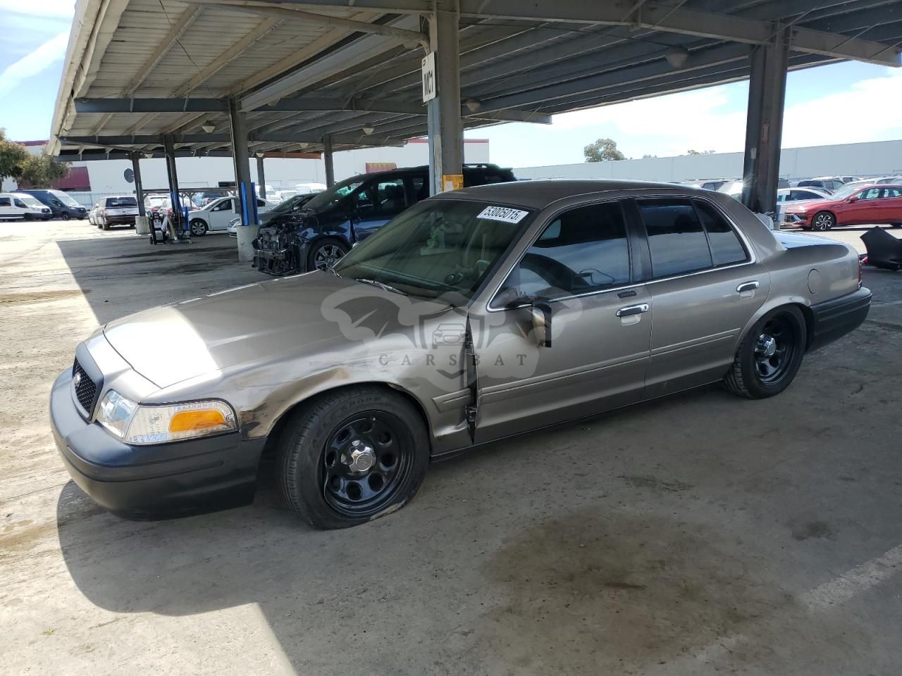 Ford Crown LX 4.6L 8 2001