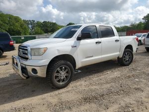 Toyota Tundra CREWMAX SR5 5.7L 8 2013