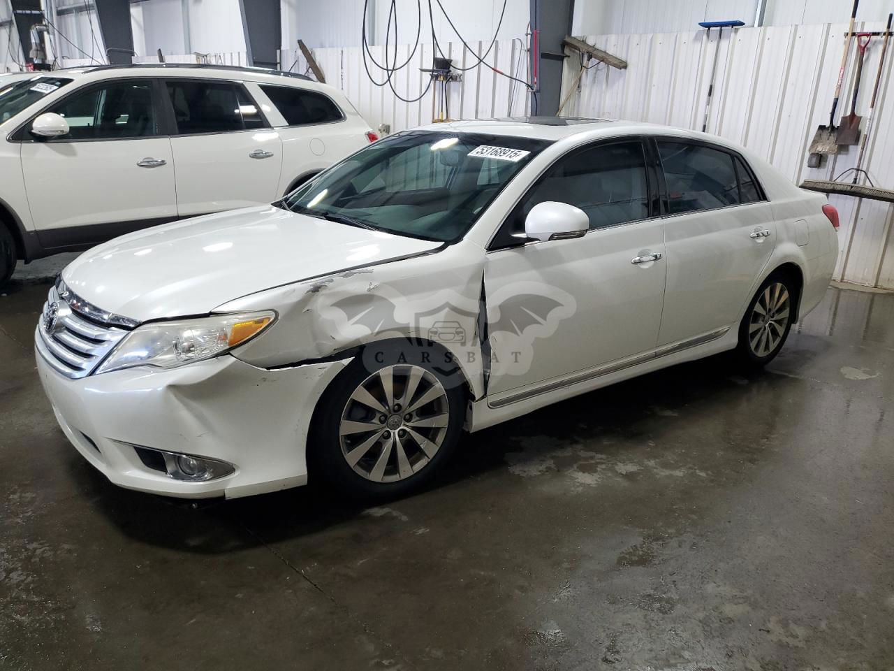 Toyota Avalon BASE 3.5L  6 2011
