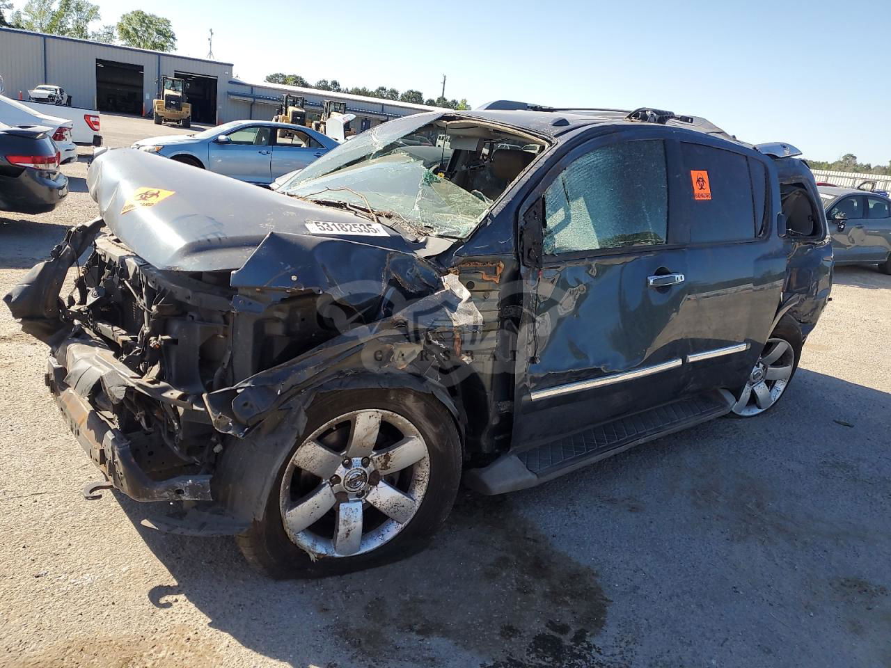 Nissan Armada SV 5.6L  8 2014