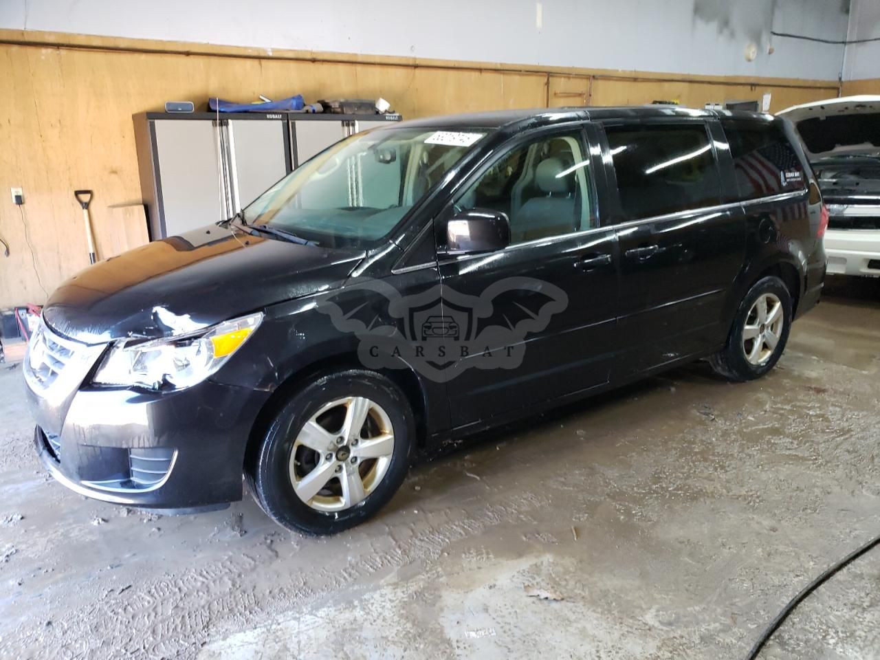 Volkswagen Routan SE 3.8L 6 2010