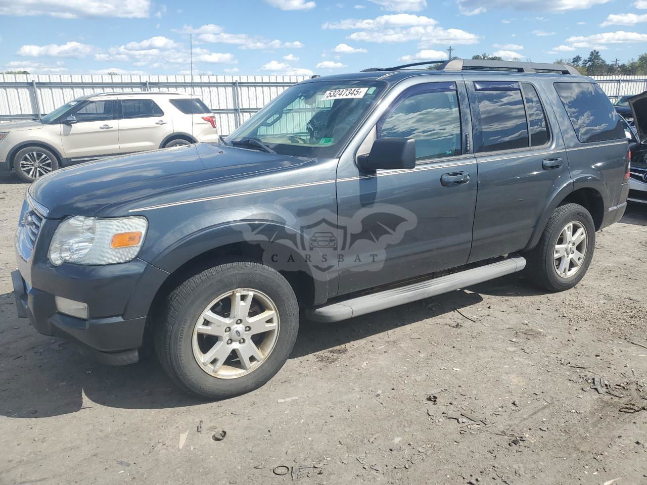 Ford Explorer XLT 4.0L  6 2010