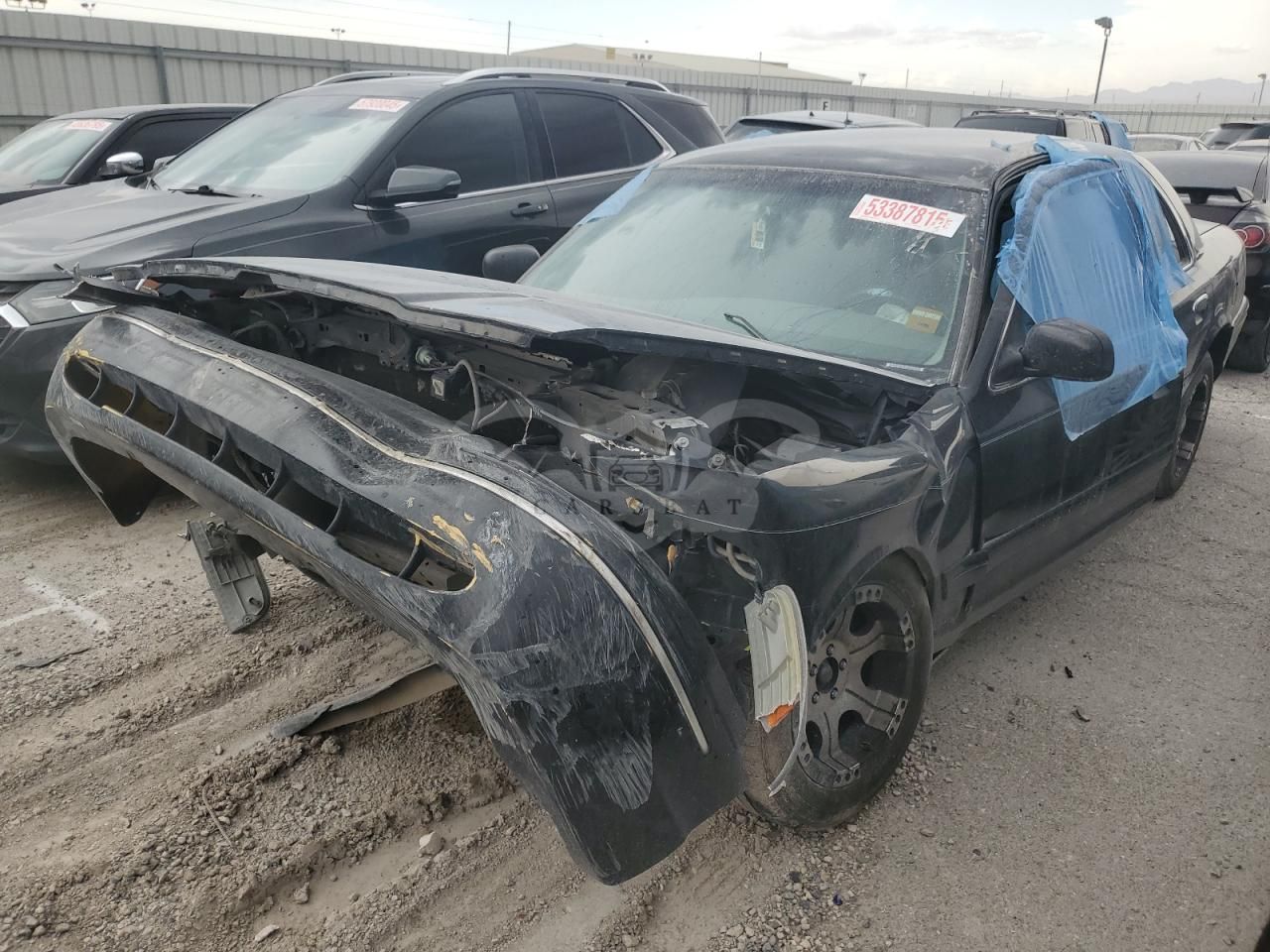 Ford Crown LX 2000