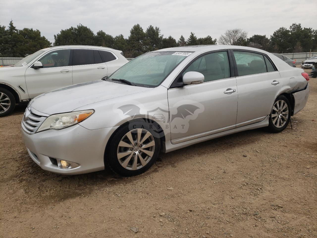 Toyota Avalon BASE 3.5L  6 2011