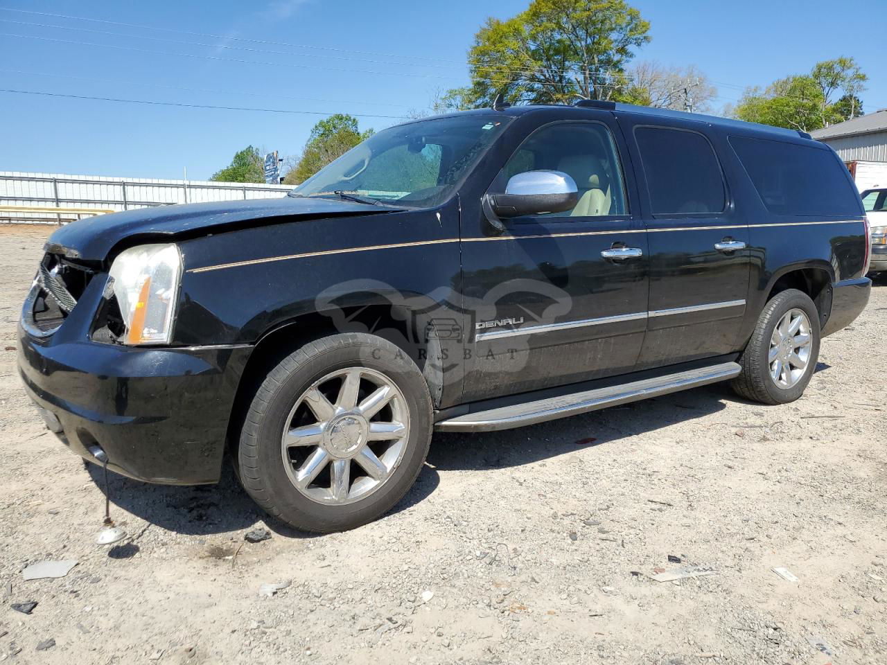 GMC Yukon DENALI 6.2L  8 2011