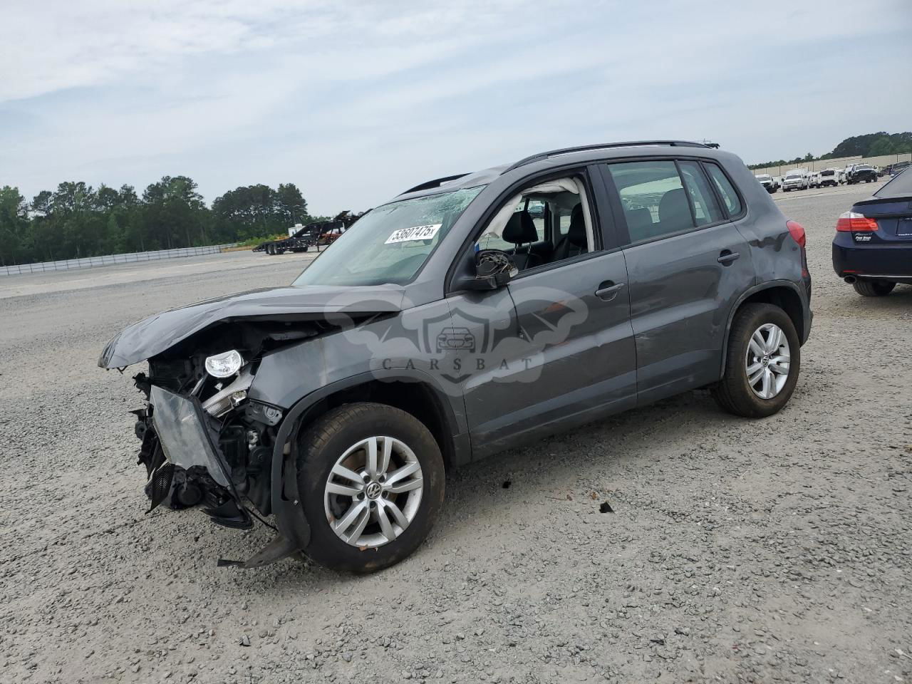Volkswagen Tiguan S 2.0L  4 2017