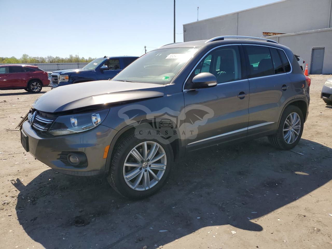 Volkswagen Tiguan S 2.0L  4 2013