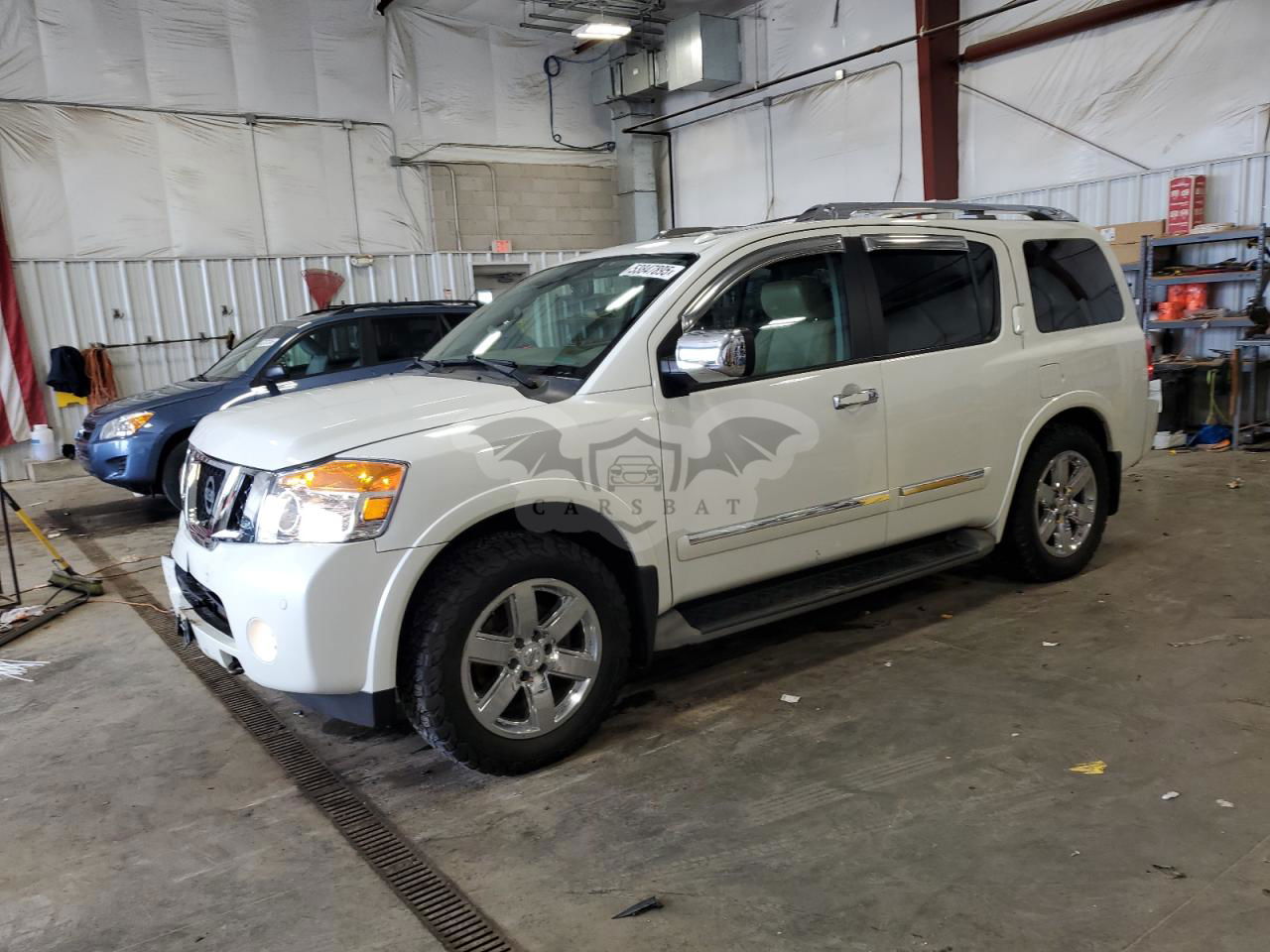 Nissan Armada SV 5.6L  8 2014
