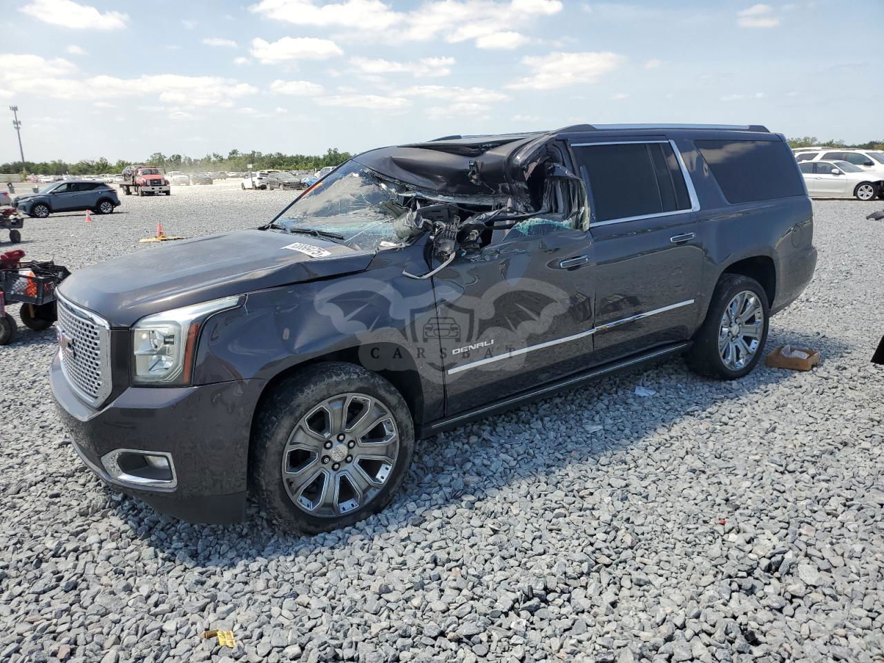 GMC Yukon DENALI 6.2L  8 2016