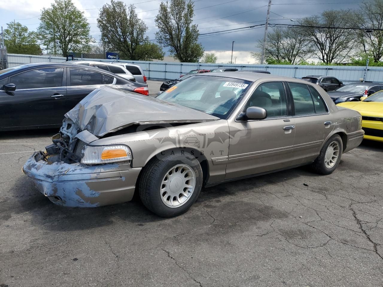 Ford Crown LX 4.6L 8 2001