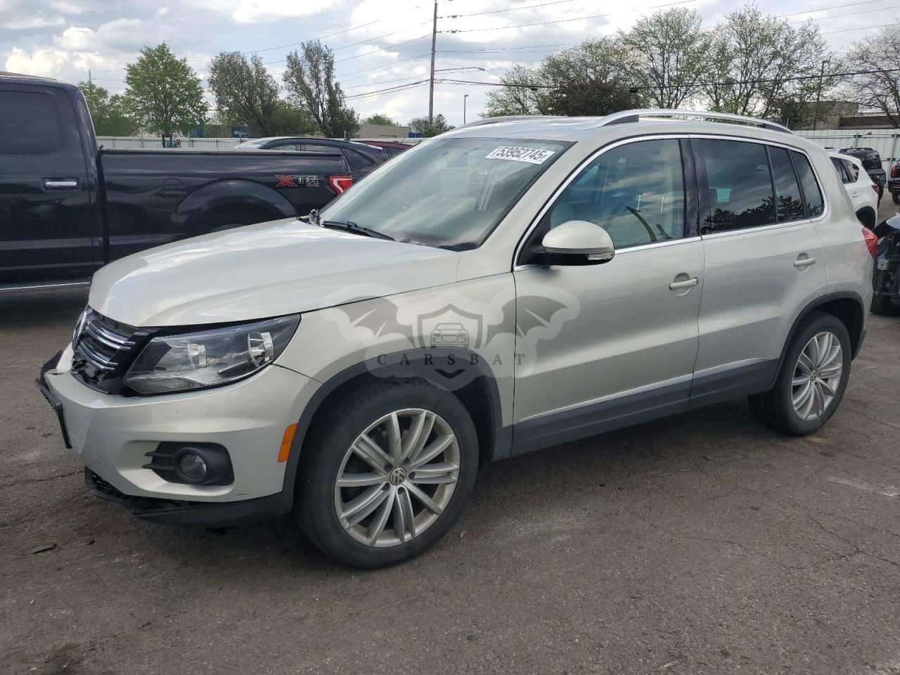 Volkswagen Tiguan S 2.0L  4 2014