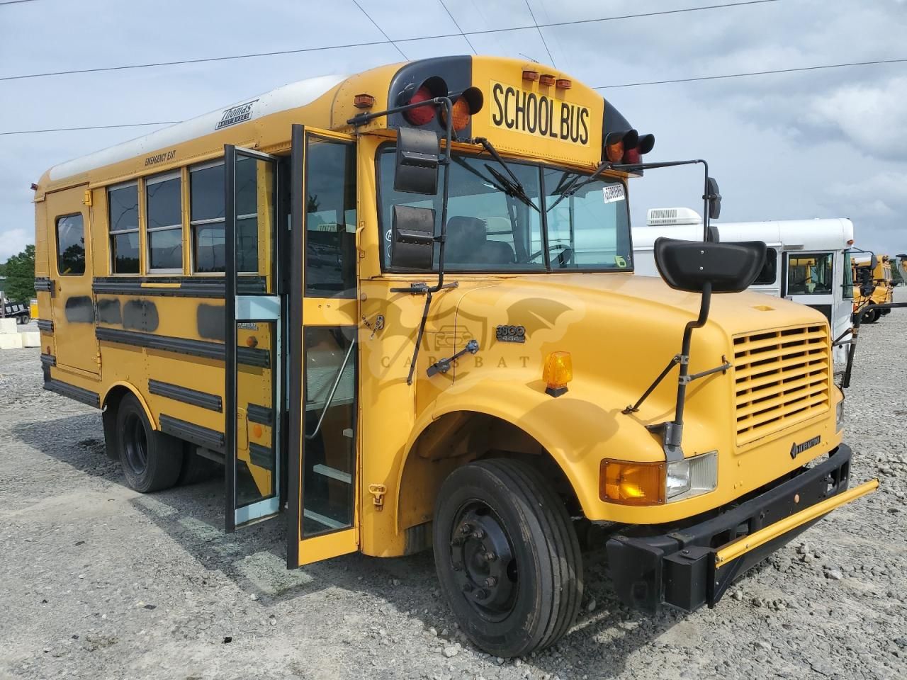 International 3000 3800 8 2002