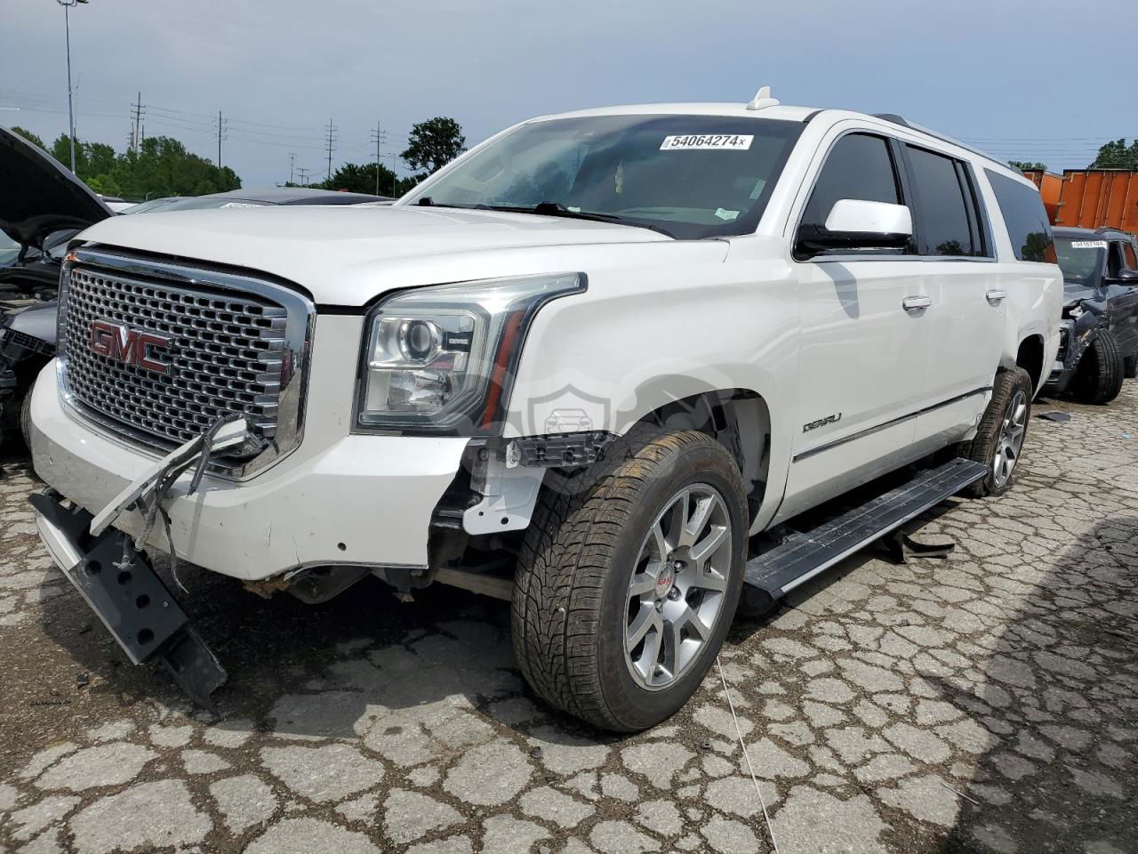 GMC Yukon DENALI 6.2L  8 2016