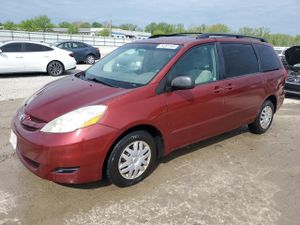 Toyota Sienna CE 3.5L 6 2010