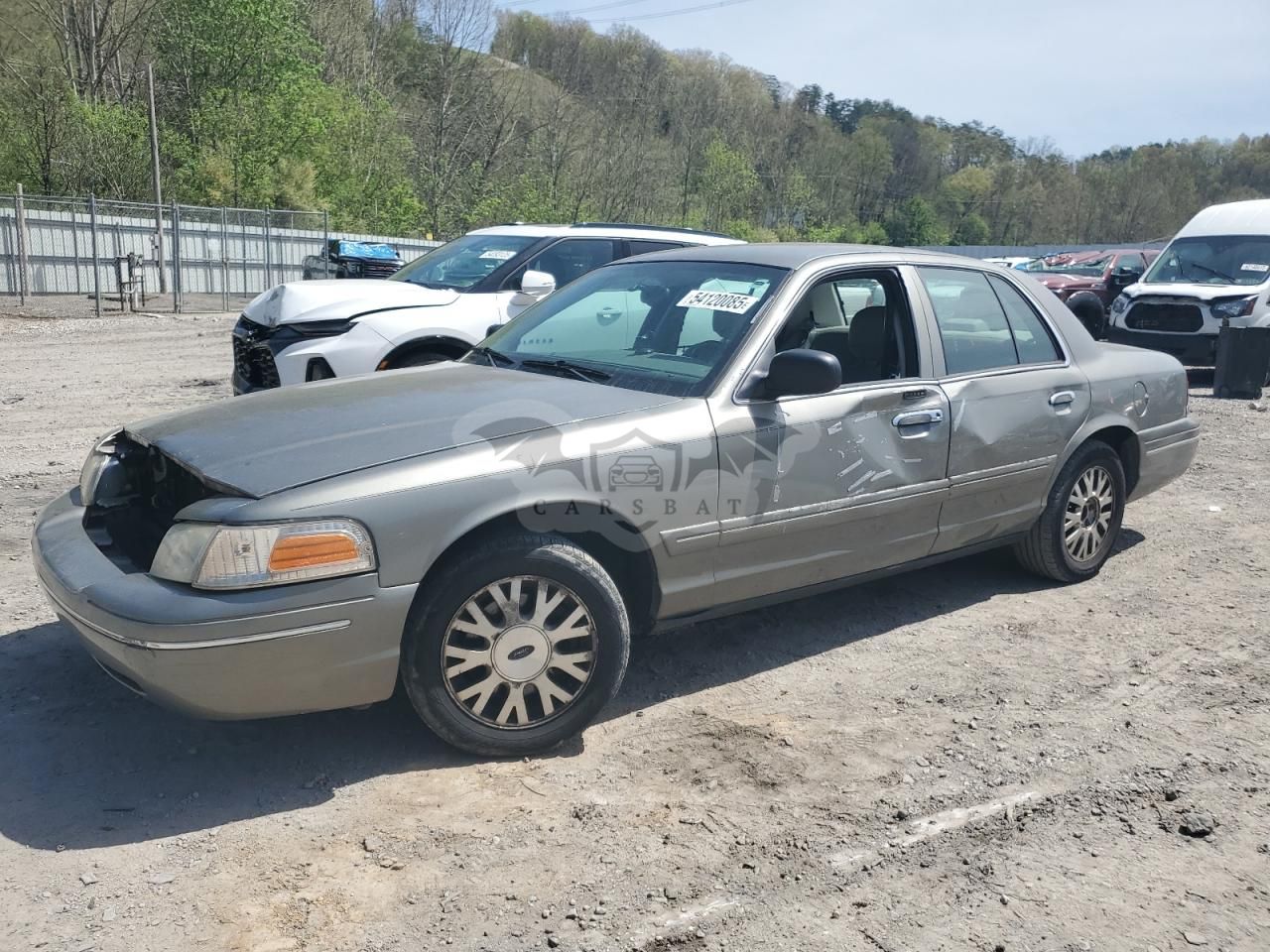 Ford Crown LX 4.6L 8 2004