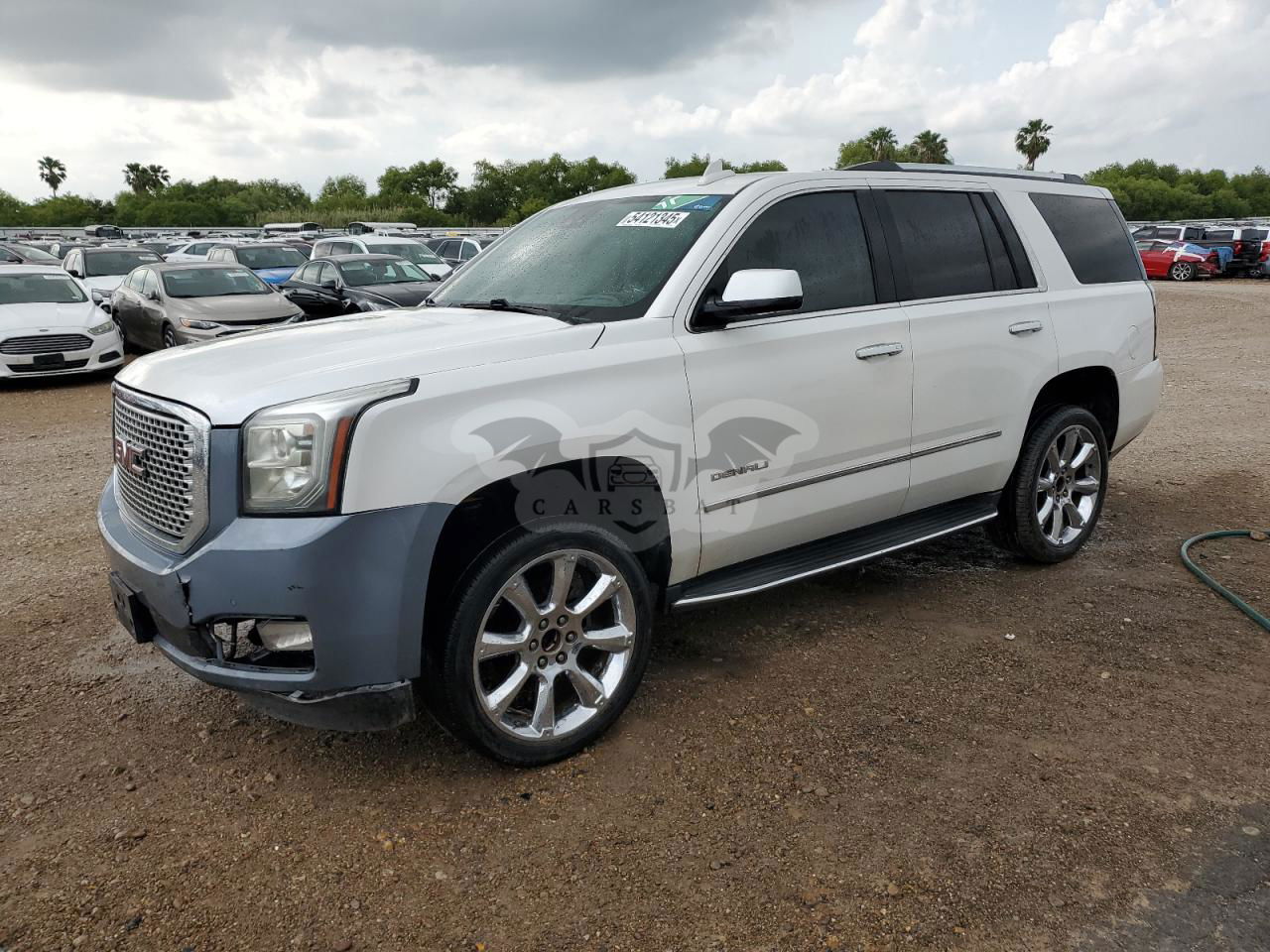 GMC Yukon DENALI 6.2L  8 2017