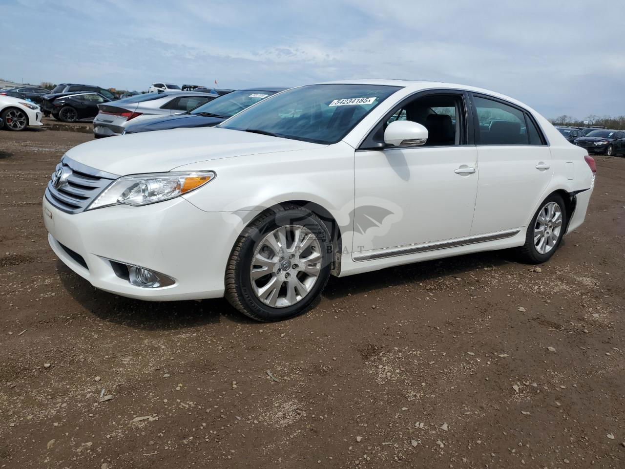 Toyota Avalon BASE 3.5L  6 2011