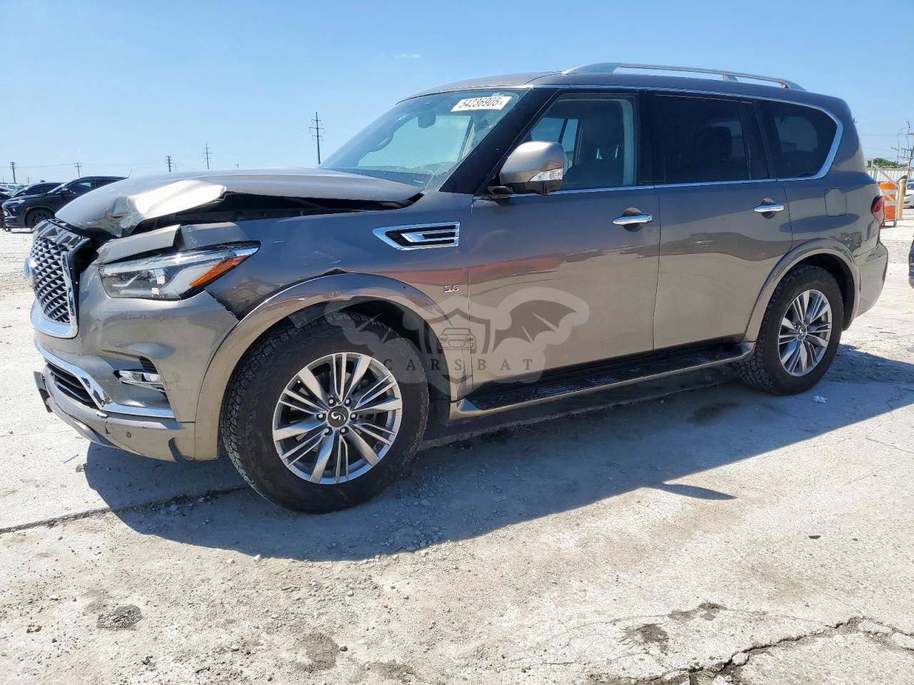 Infiniti QX80 LUXE 5.6L  8 2019