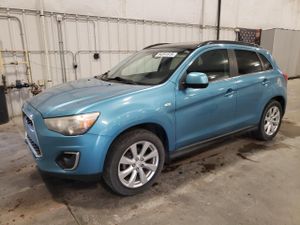Mitsubishi Outlander SE 2.0L 4 2013
