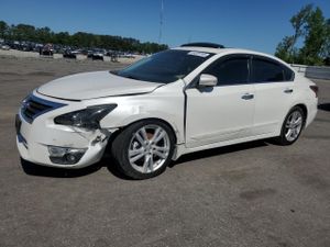 Nissan Altima 3.5S 3.5L 6 2015