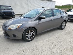 Ford Focus SE 2.0L 4 2014