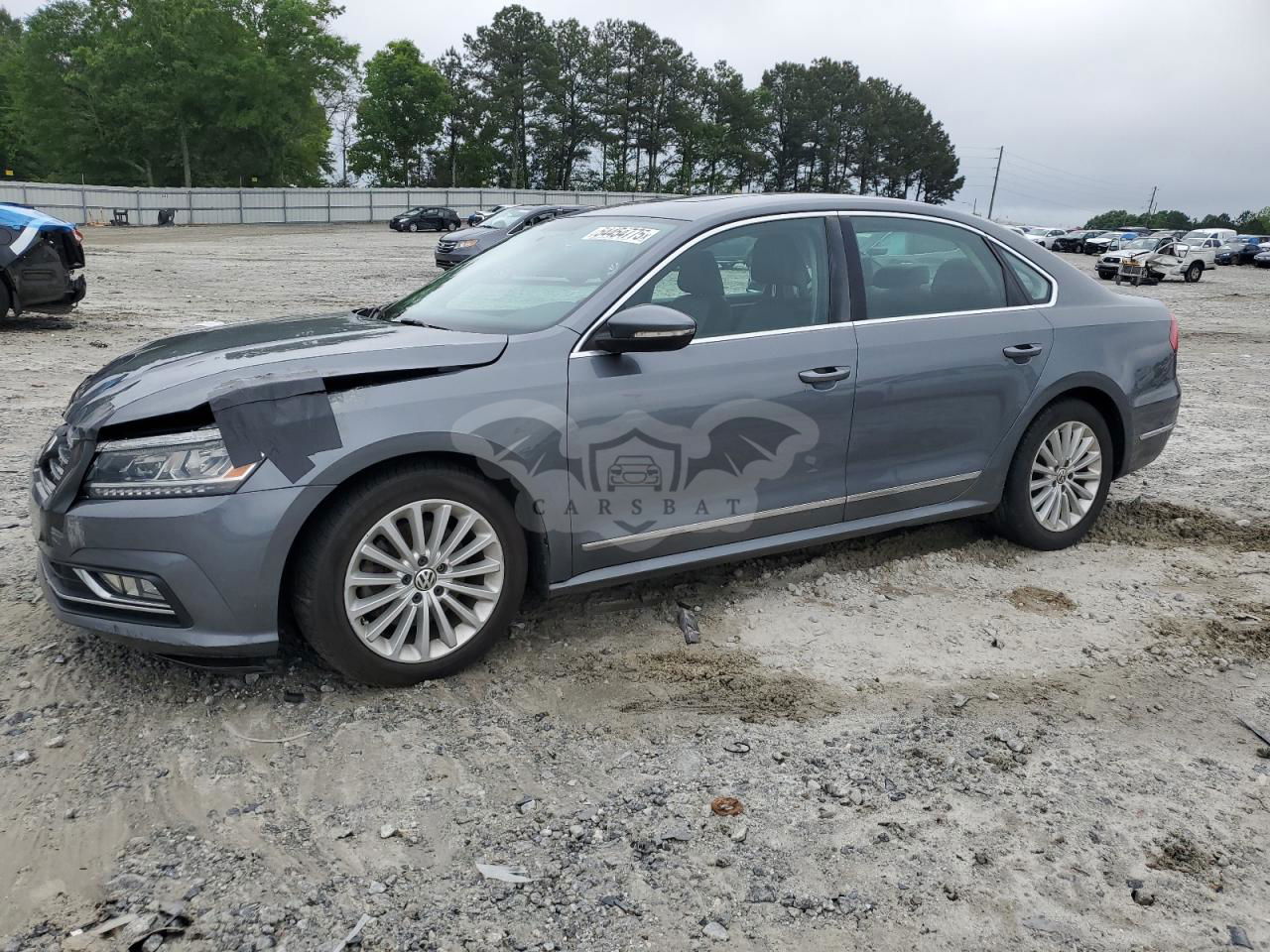 Volkswagen Passat SE 1.8L  4 2016