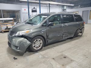 Toyota Sienna XLE 3.5L 6 2012