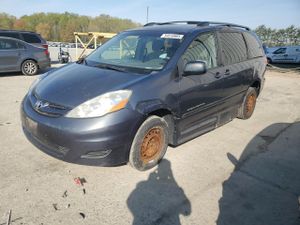 Toyota Sienna CE 3.5L 6 2009