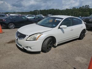 Nissan Altima BASE 2.5L 4 2010