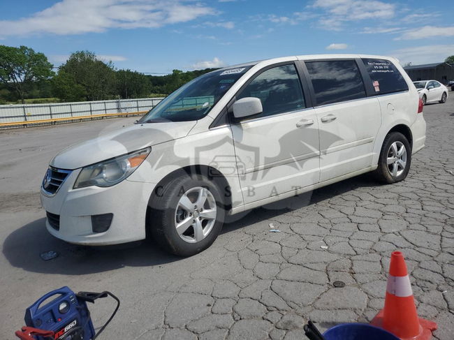 Volkswagen Routan SE 3.8L  6 2010