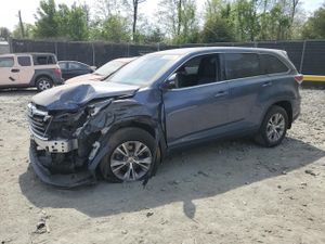 Toyota Highlander LE 3.5L 6 2015