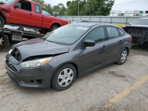 Ford Focus S 2.0L 4 2015