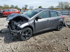Ford Focus SE 2.0L 4 2014