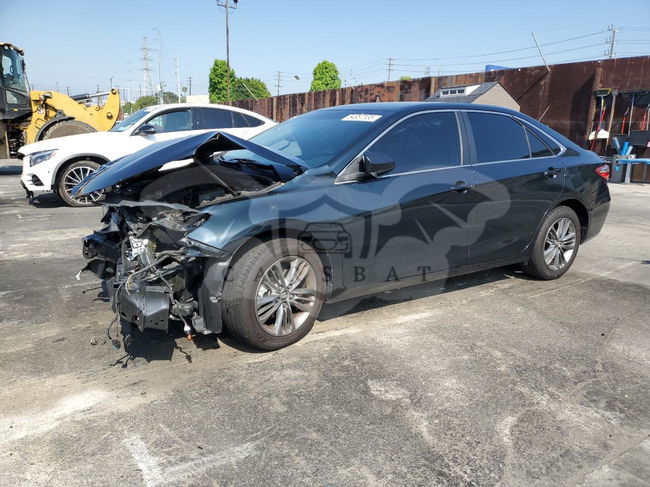 Toyota Camry LE 2.5L  4 2017