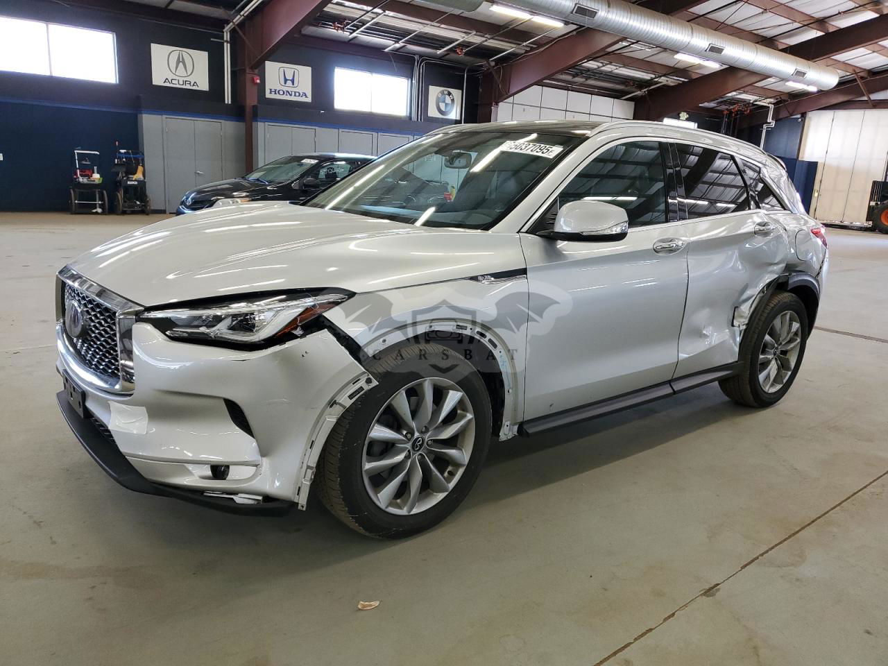 Infiniti QX50 ESSENTIAL 2.0L  4 2019