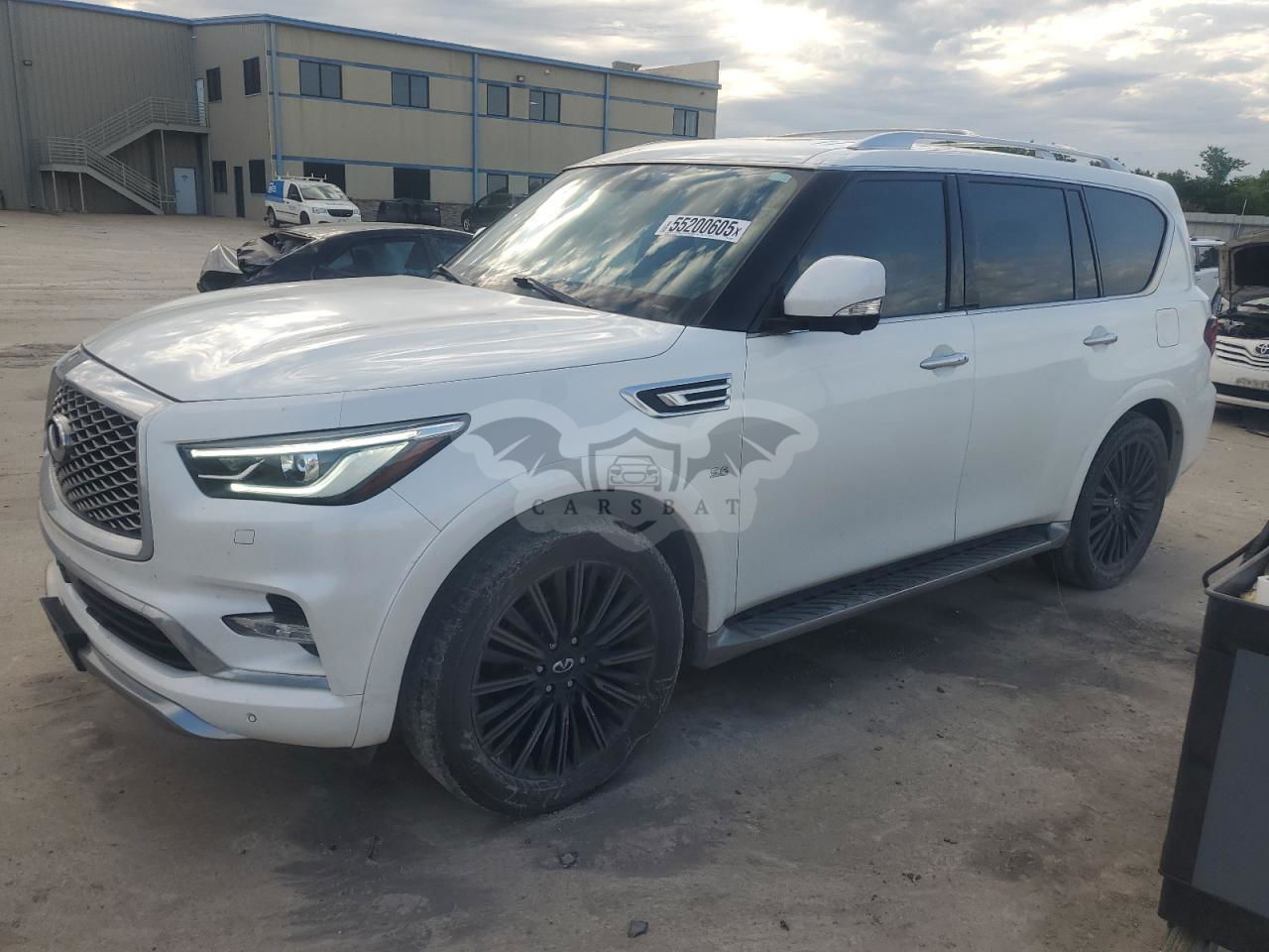 Infiniti QX80 LUXE 5.6L  8 2019