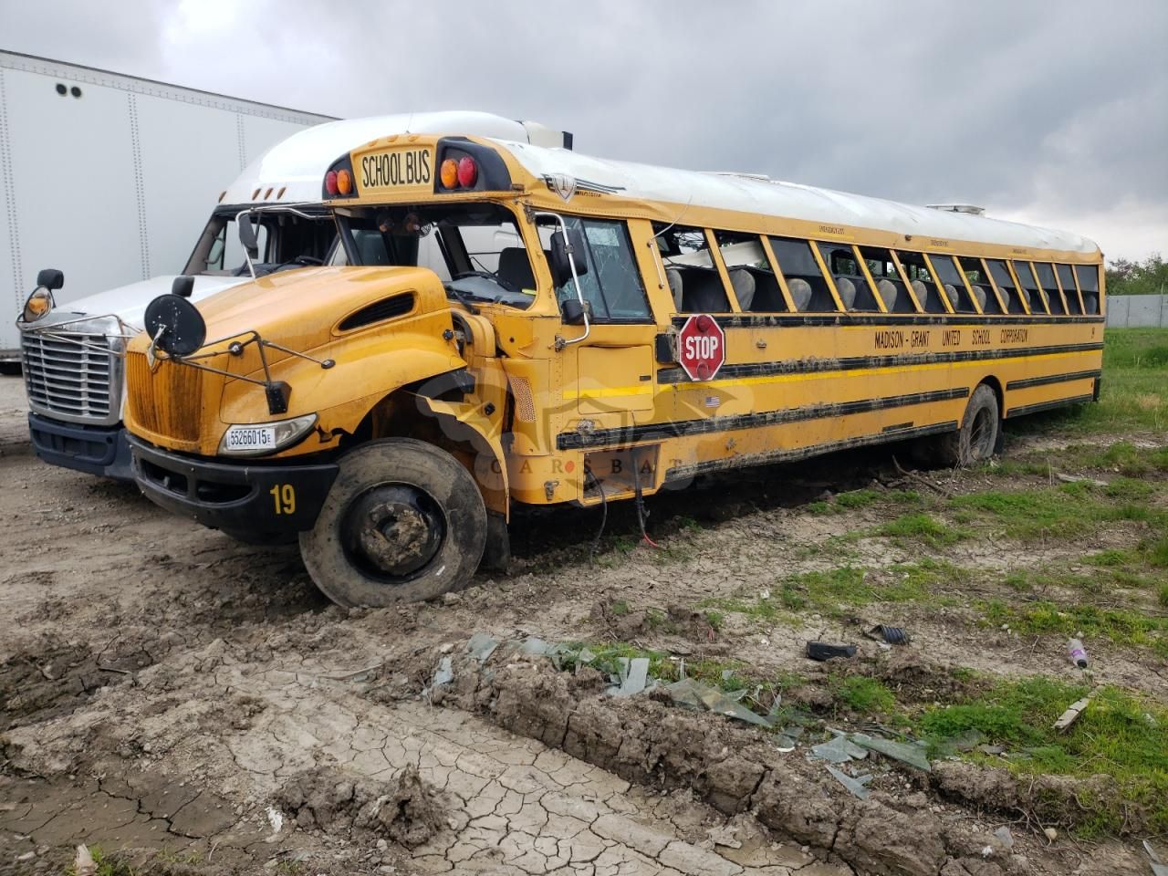 IC Corporation CE Series CE 6.4L 8 2014