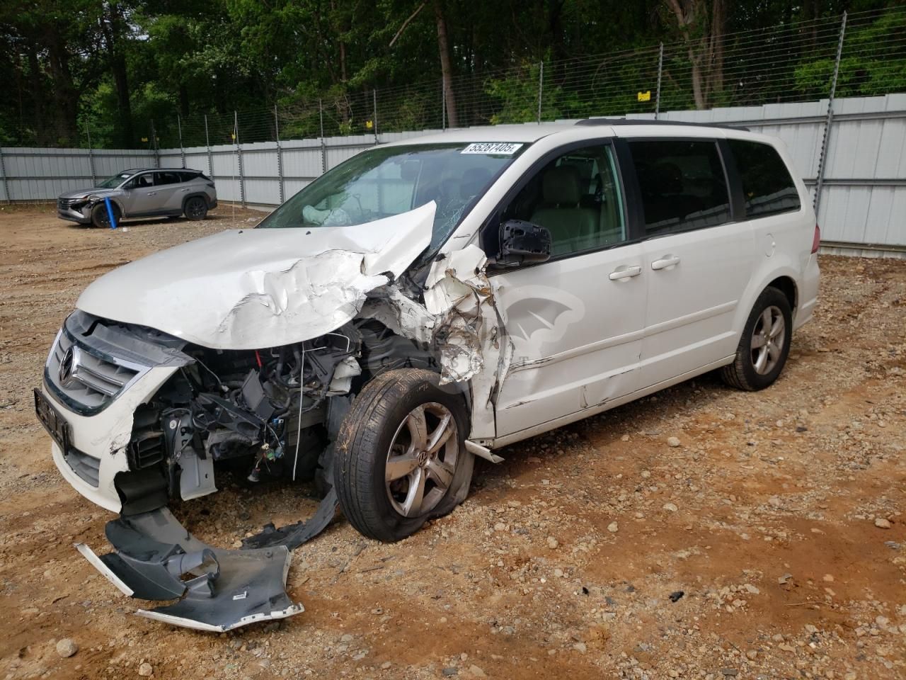 Volkswagen Routan SE 3.6L 6 2011