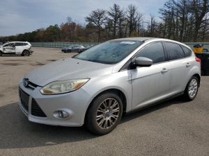 Ford Focus SE 2.0L 4 2012